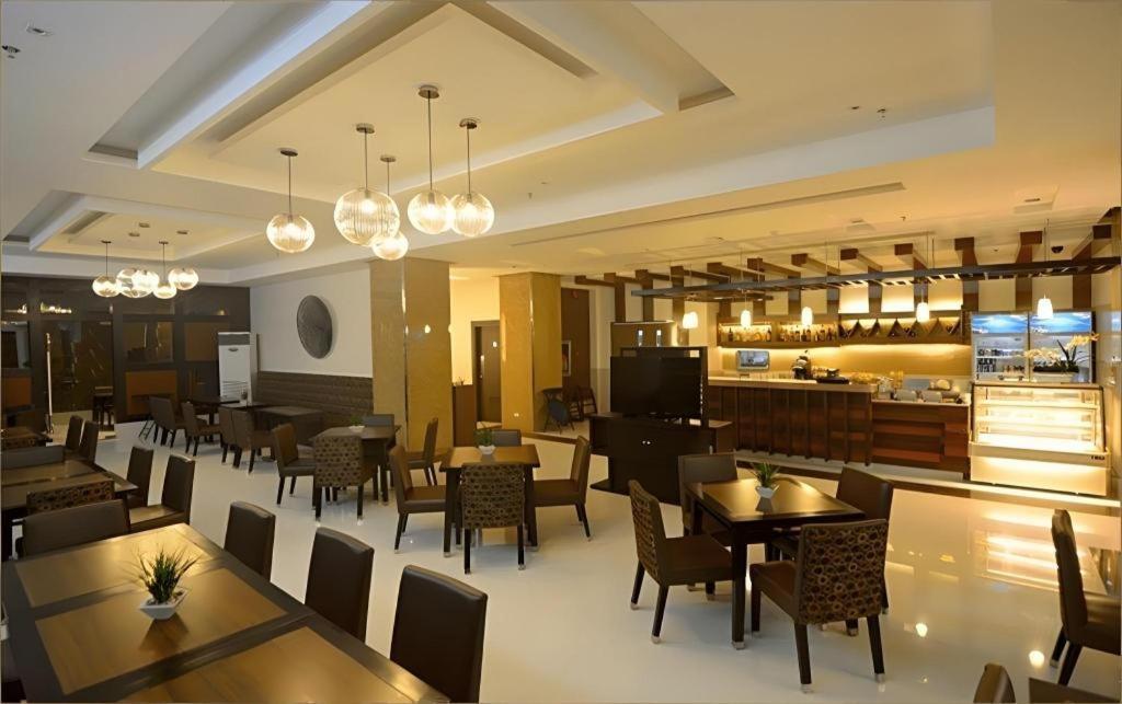 Diversion 21 Hotel Iloilo City Exterior photo
